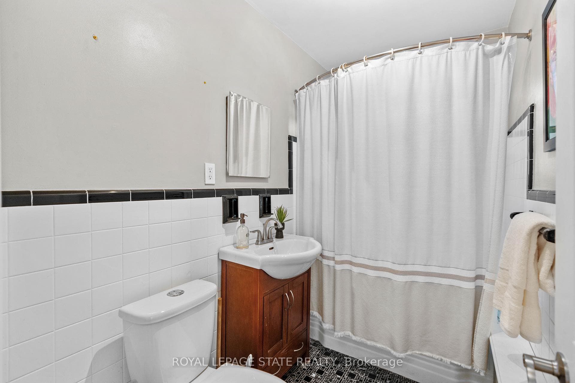 227 MacNab Street Unit 14 photo 28