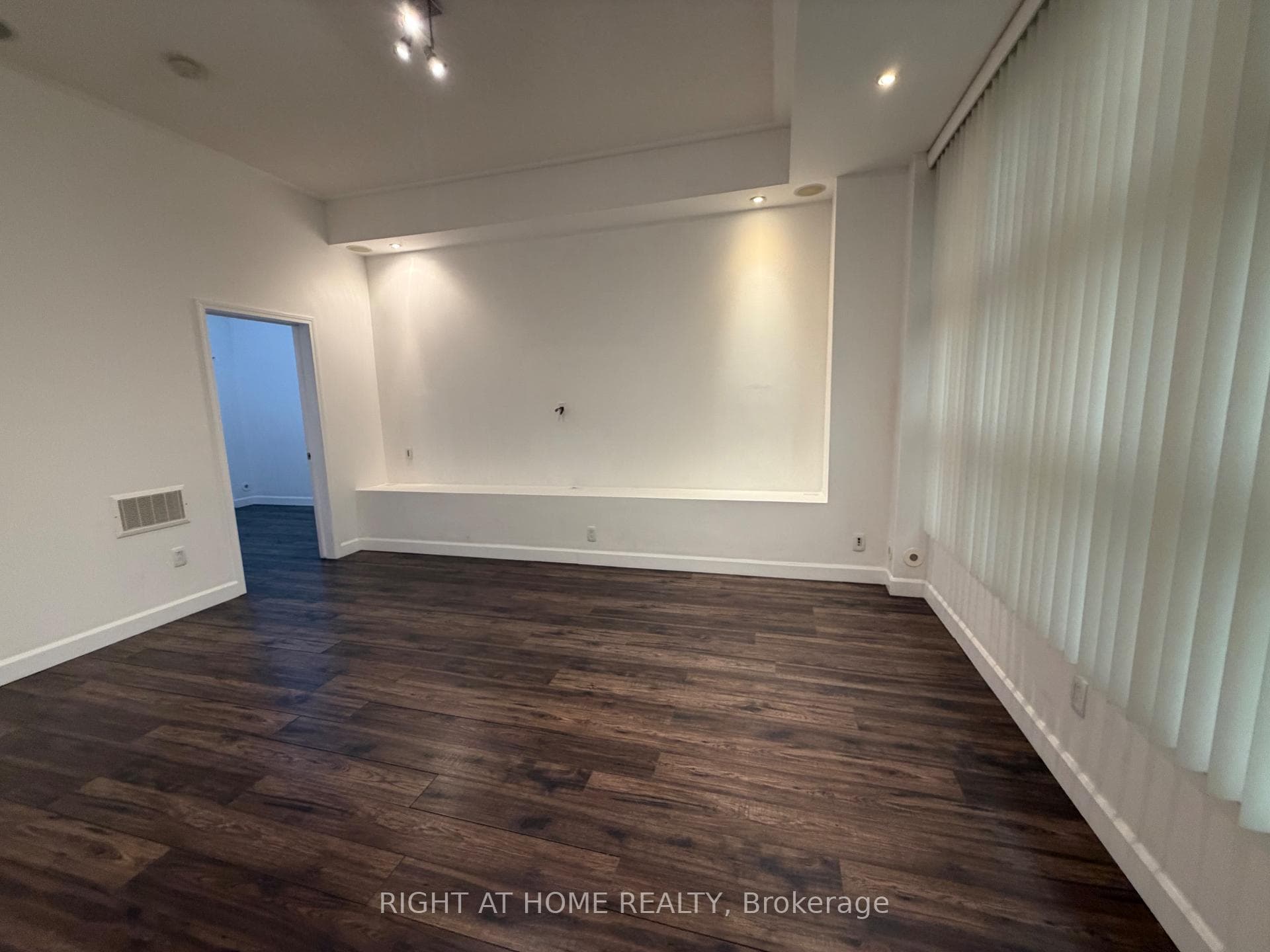 2723 Bur Oak Avenue Unit 2 photo 3