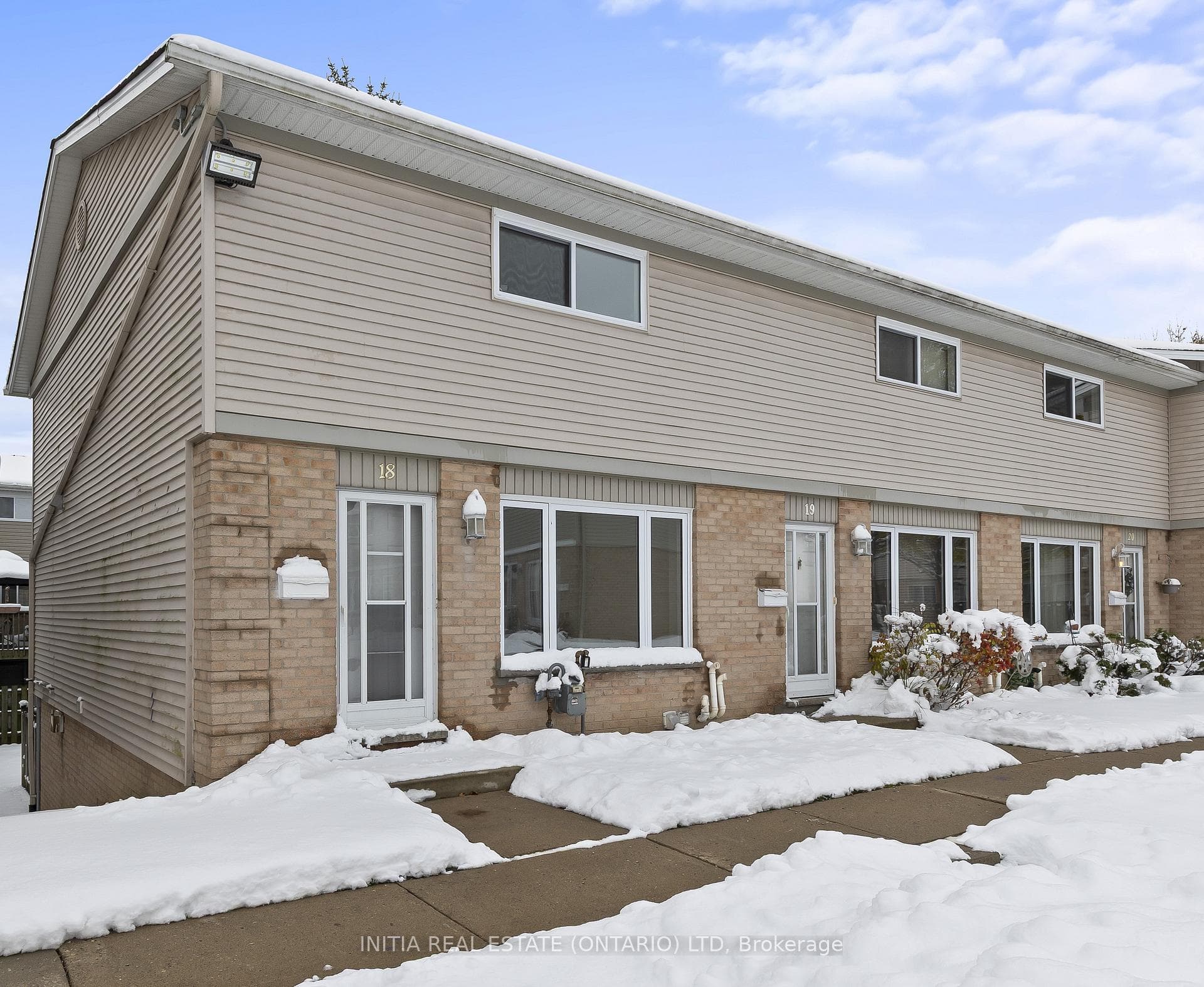 320 Westminster Avenue Unit 18 photo 1