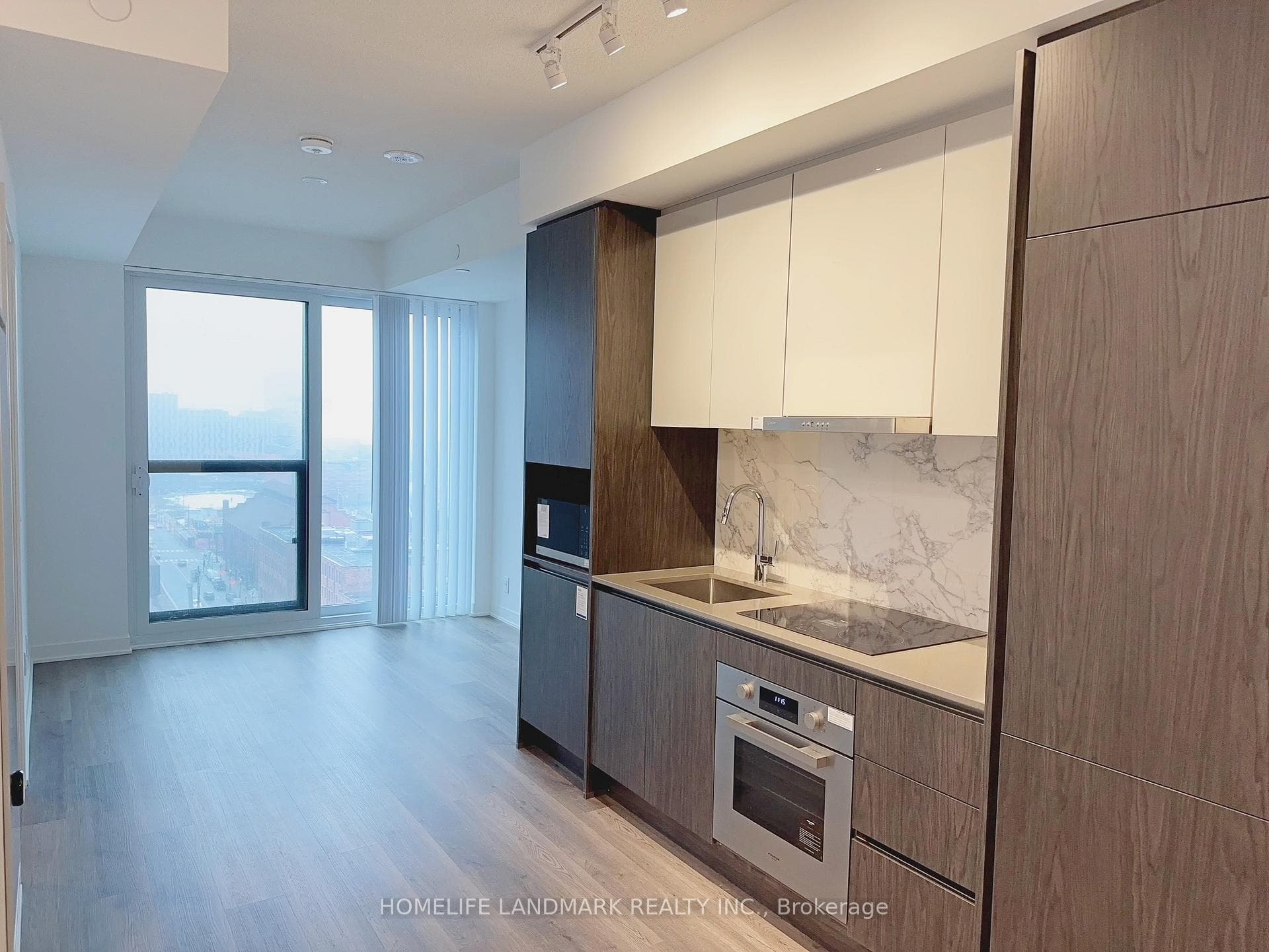 180 Front Street Unit 1605 photo 8