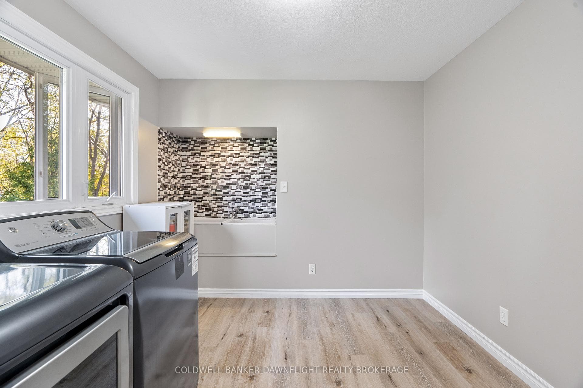 2162 Parkhill Drive photo 16