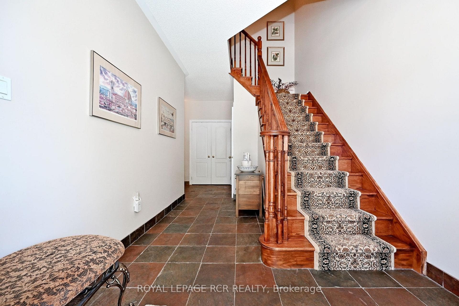 81 Woodbury Crescent photo 4