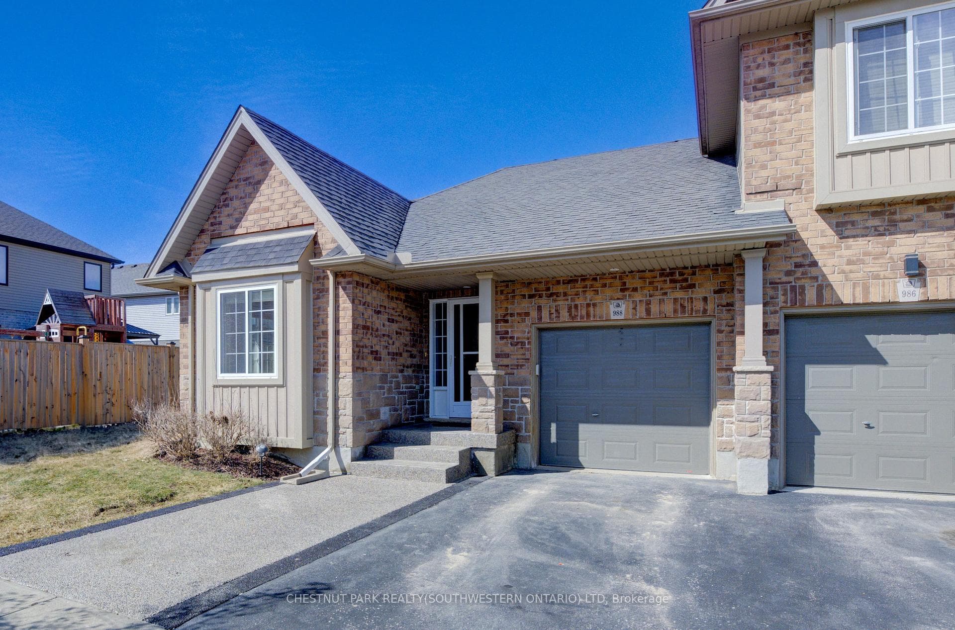 988 Zeller Crescent photo 44