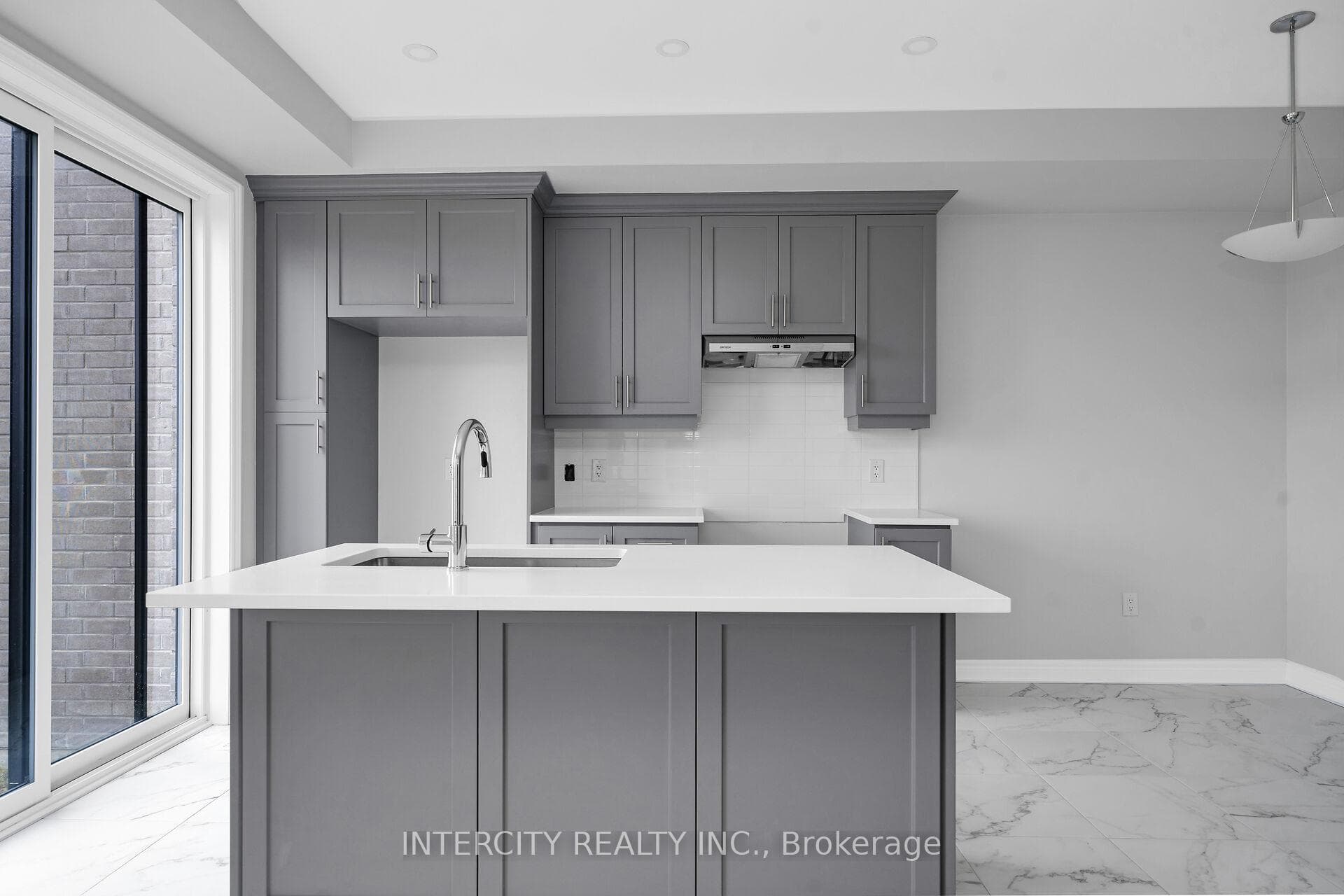 182 Mumbai Drive photo 9