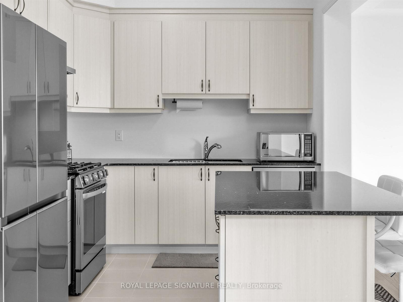 278 Millstone Street photo 8