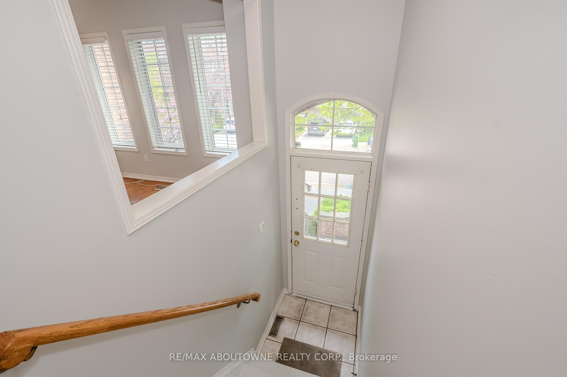 24 Bluewater Court photo 5