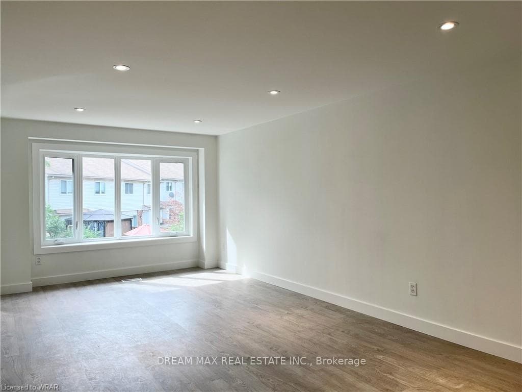 412 Exmoor Street photo 6