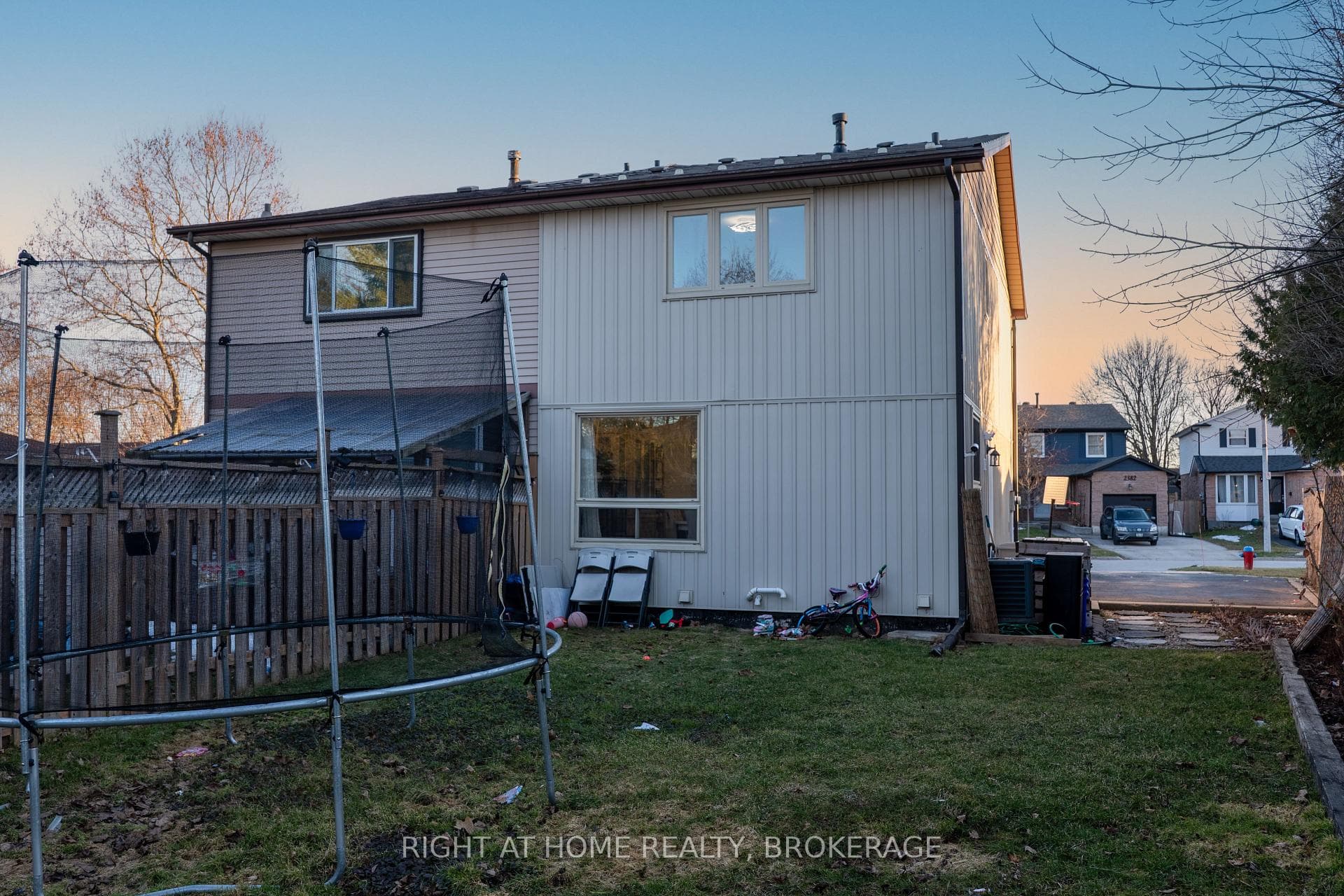 2377 Holyhead Drive photo 11