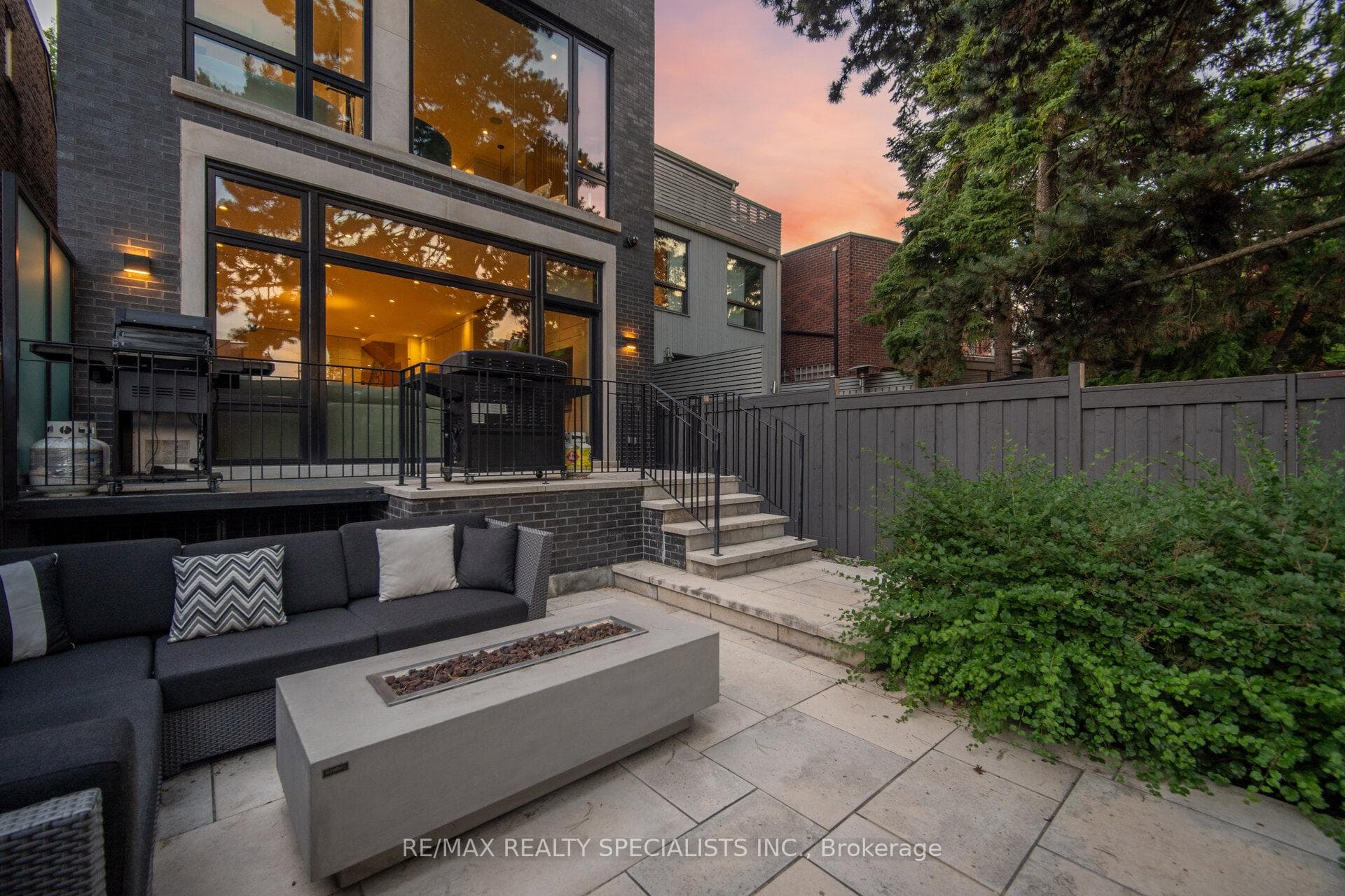 43 Summerhill Avenue photo 38