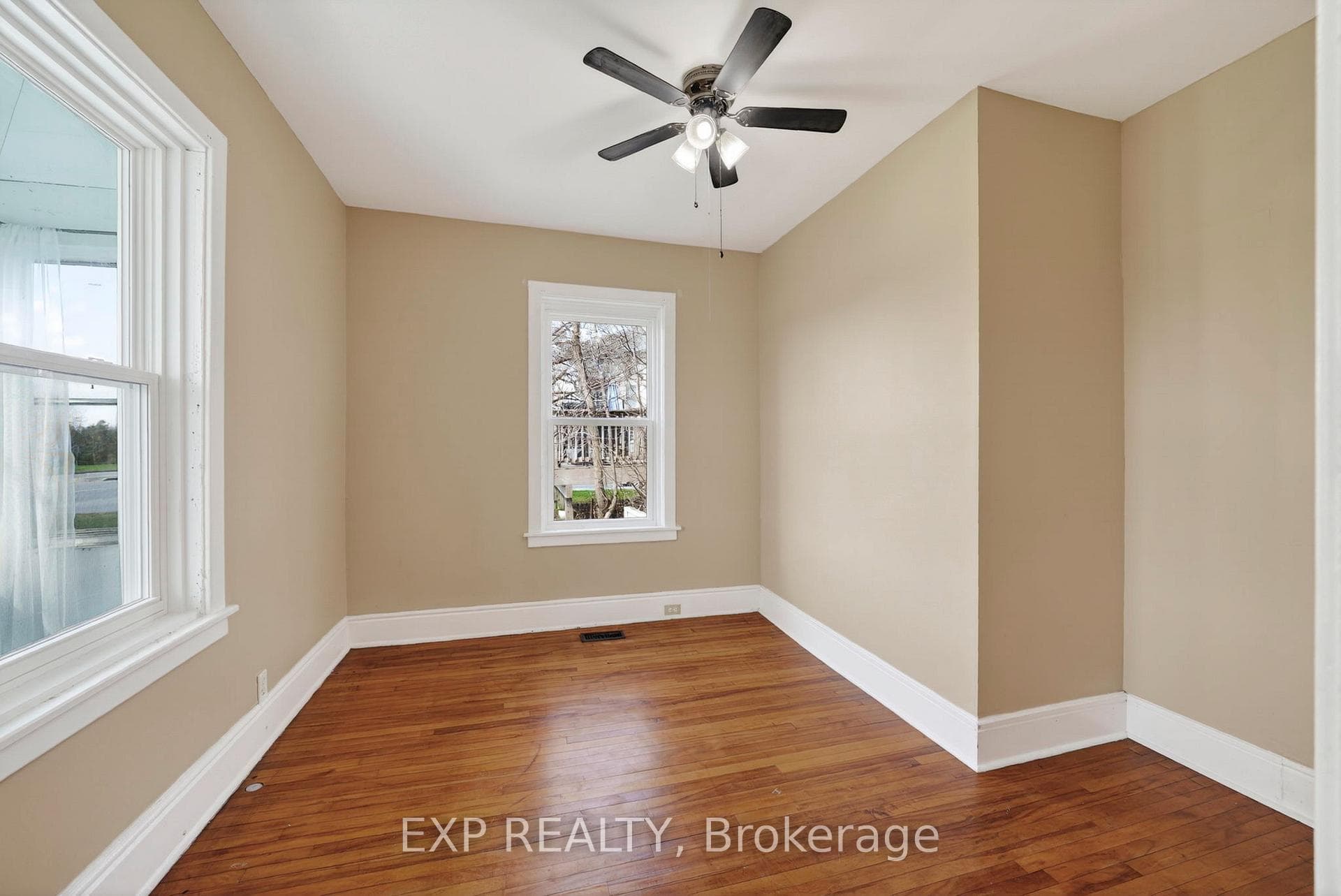 231 Water Street photo 5