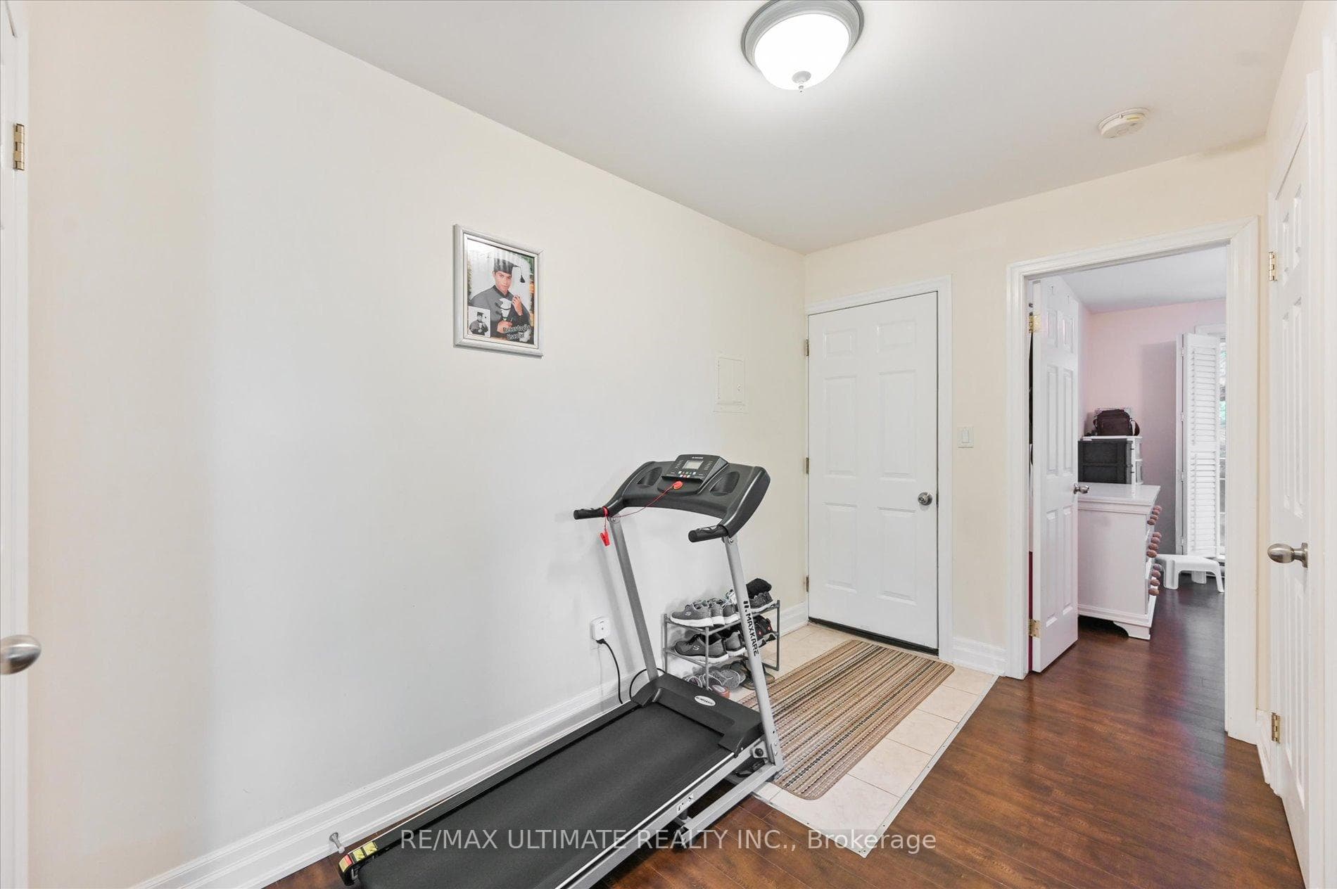 76 Hilldale Road photo 18