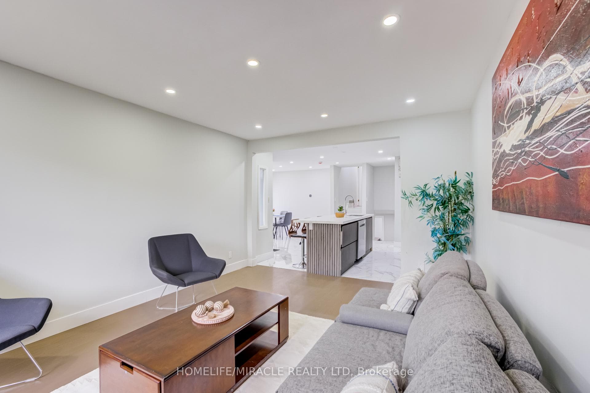 122 Ormond Drive photo 17