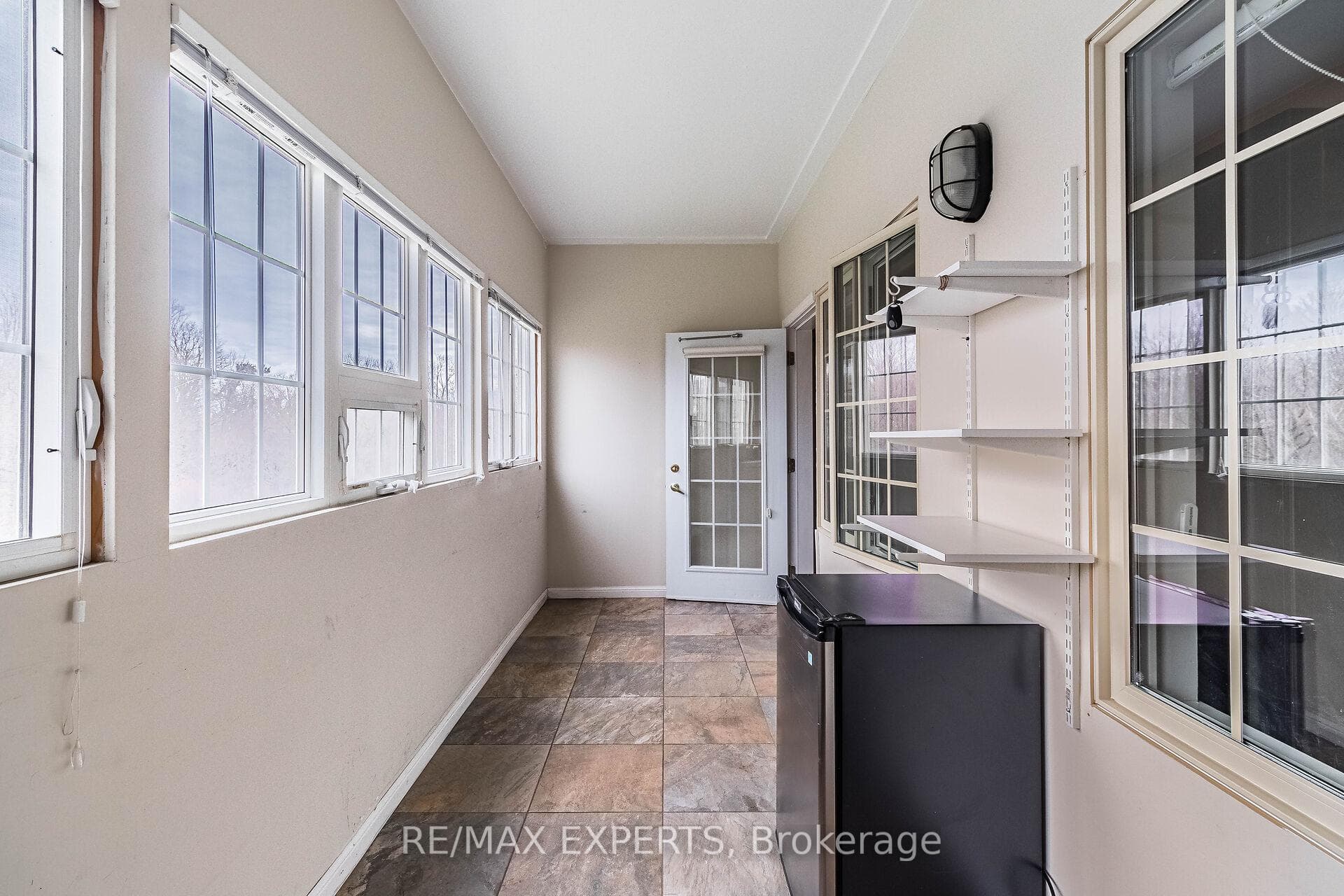 9451 Jane Street Unit 206 photo 18