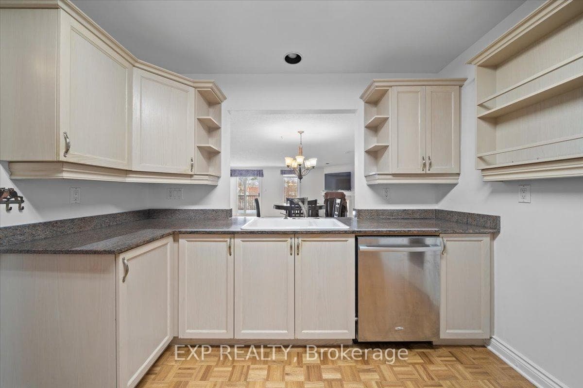 469 CHURCH Street Unit 18 photo 7