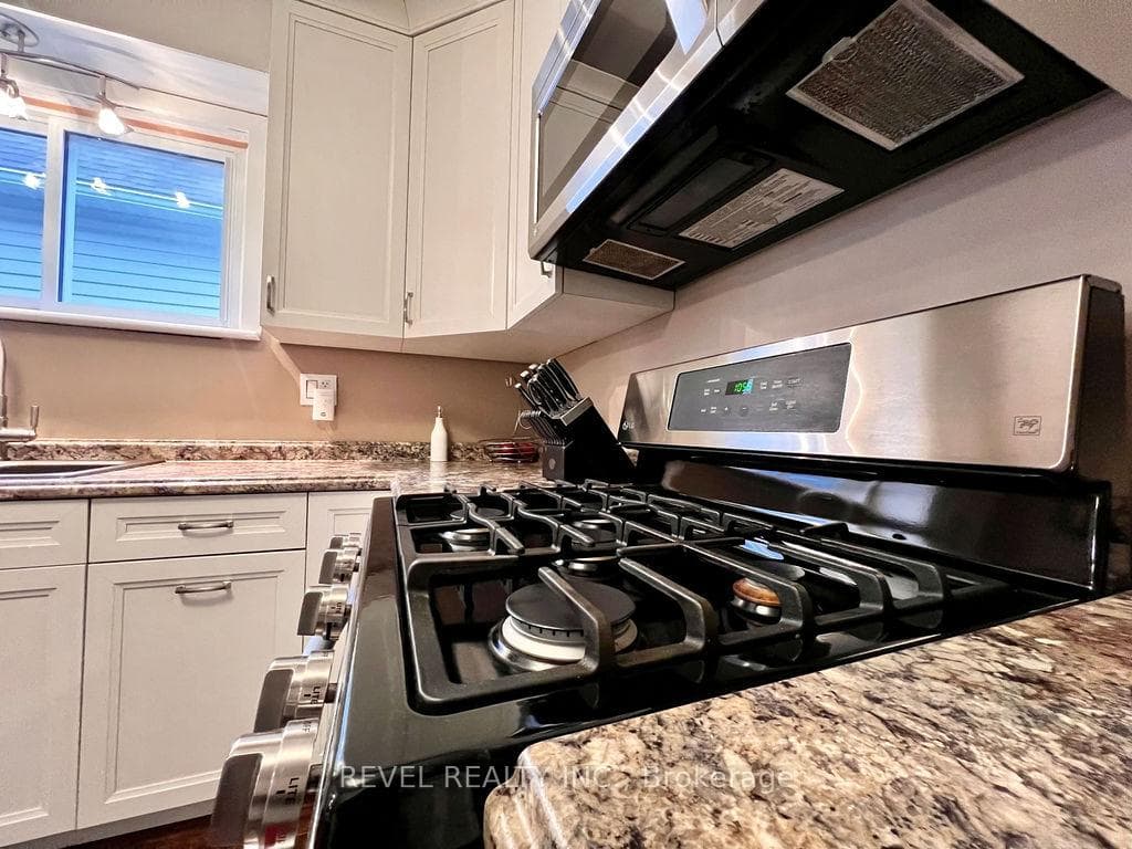 87 Balsam Street photo 4