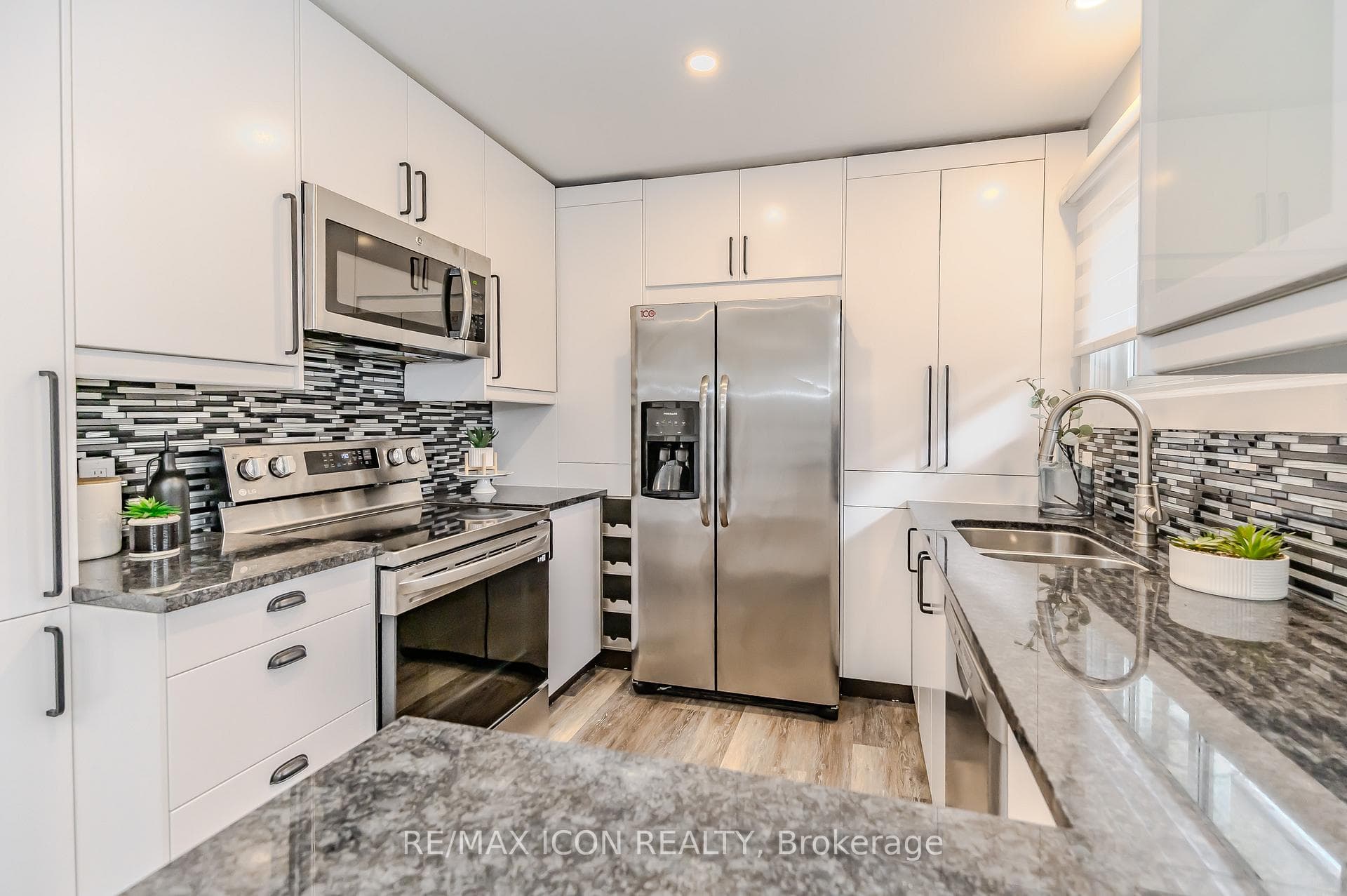 96 Rife Avenue photo 12