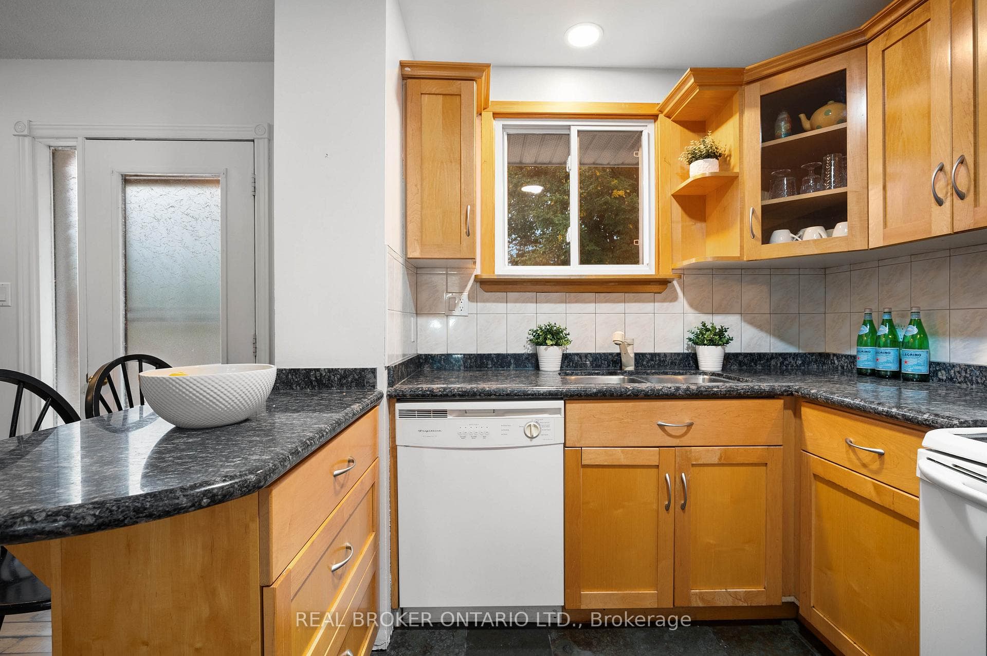 119 Wheatfield Crescent photo 12