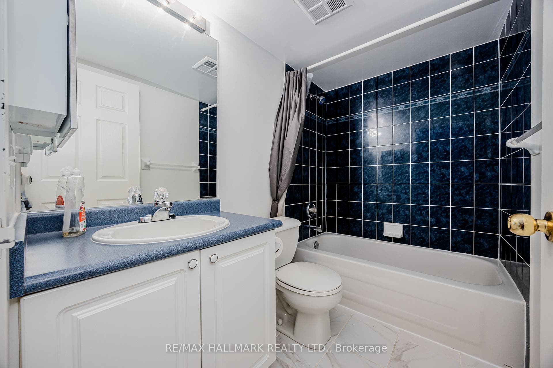 225 Merton Street Unit 507 photo 9