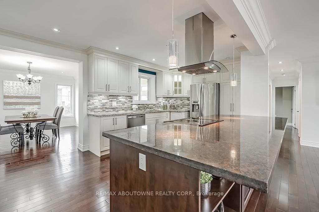 640 Weynway Court photo 8