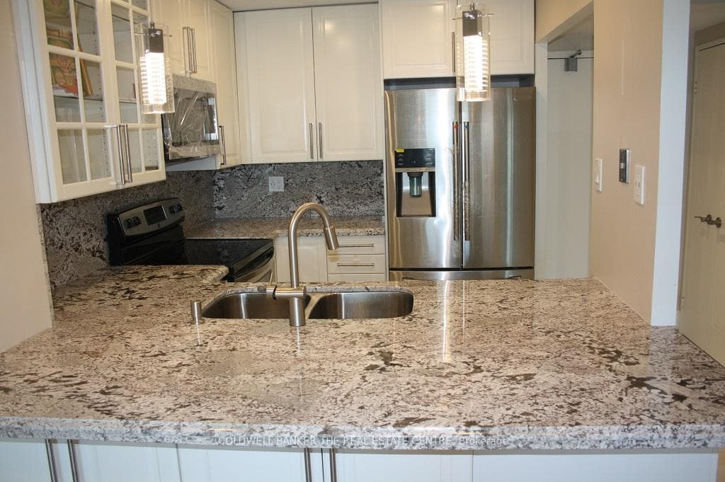 95 Prince Arthur Avenue Unit 517 photo 2