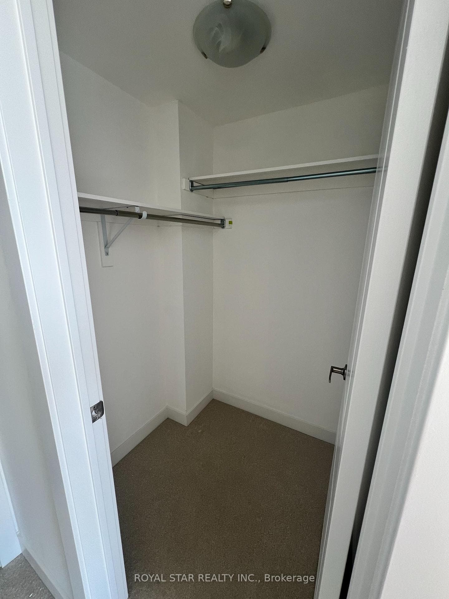 184 Angus Drive Unit 3 photo 2