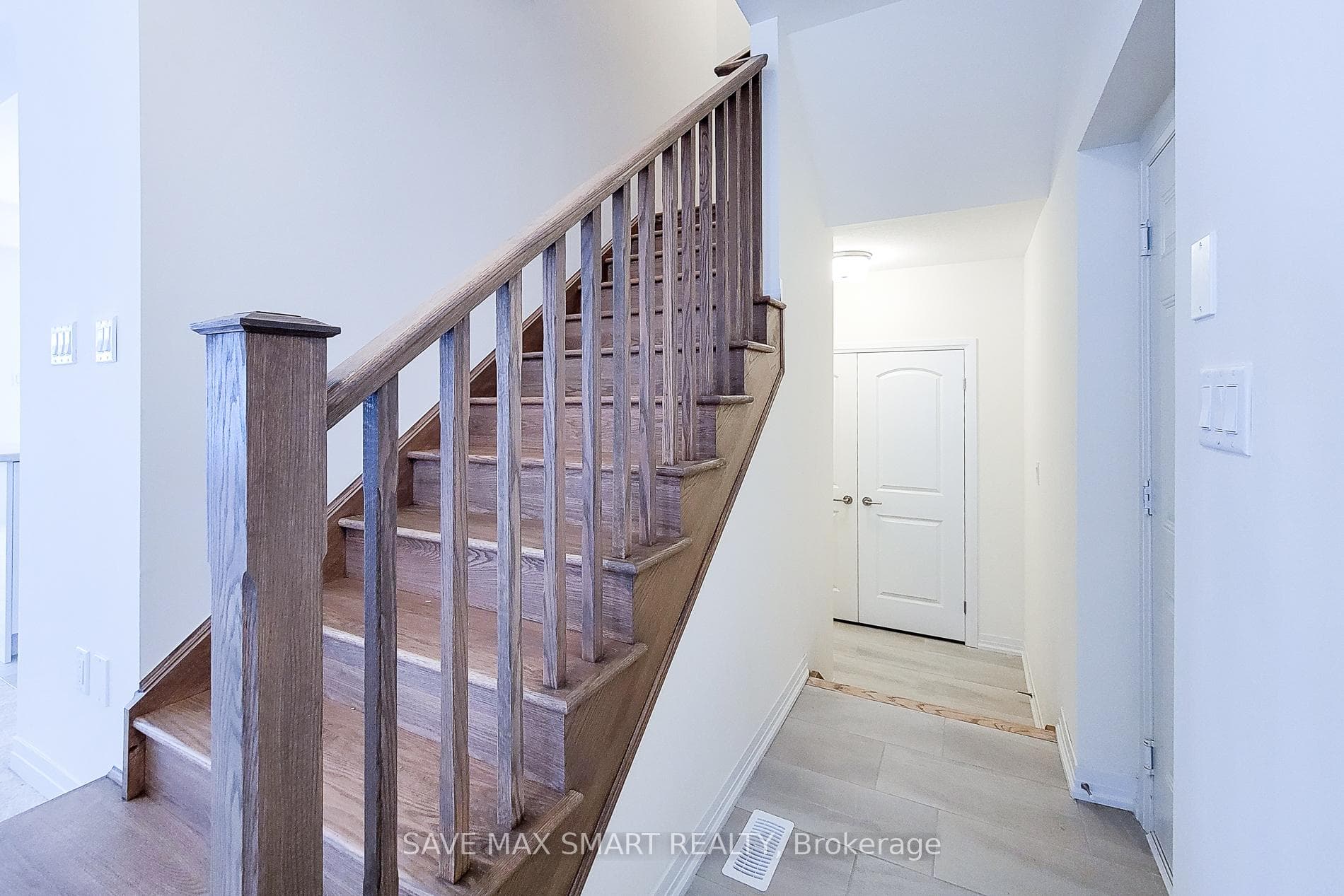 34 Dennis Avenue photo 17