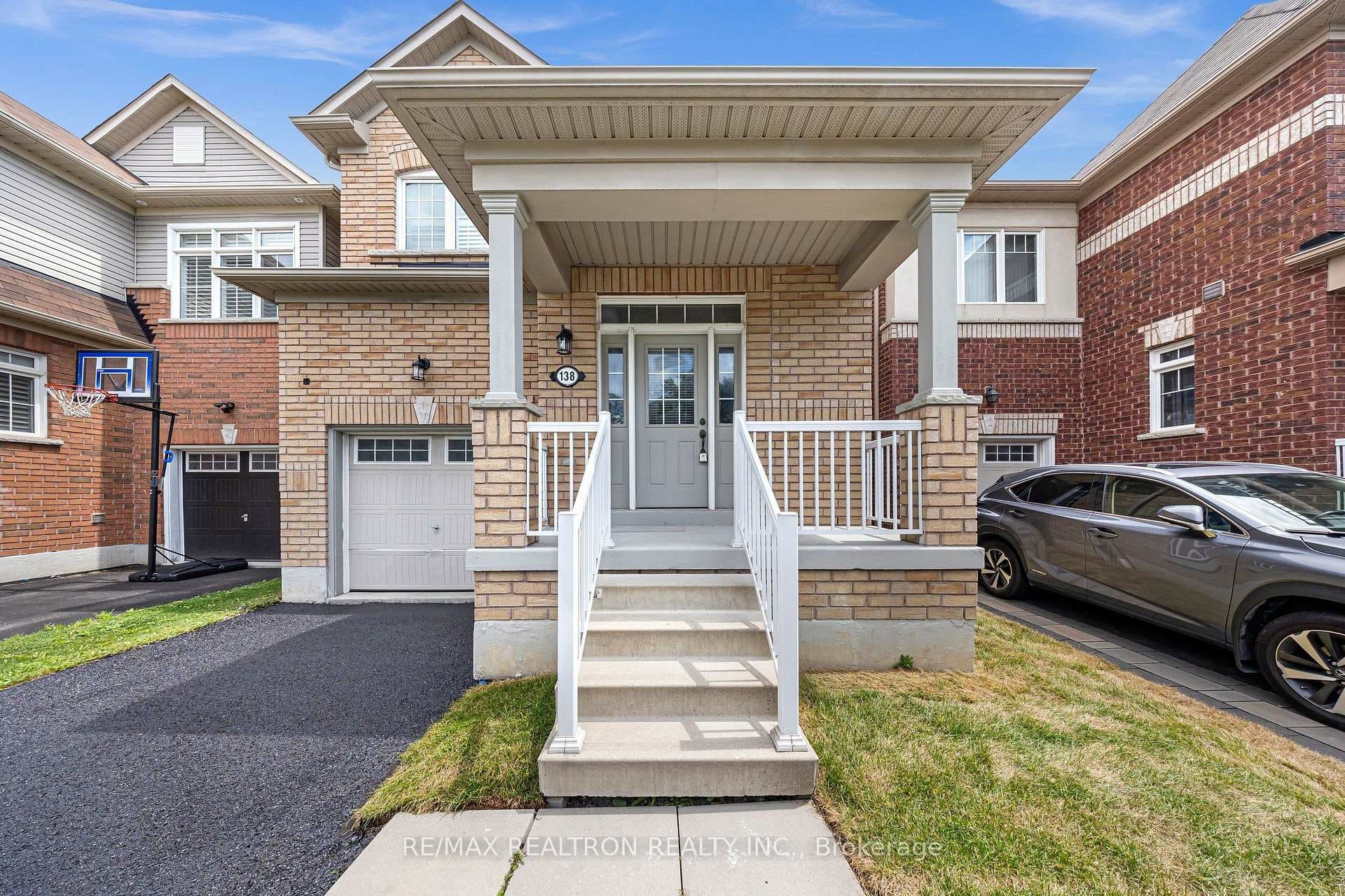 138 Angus Drive photo 5