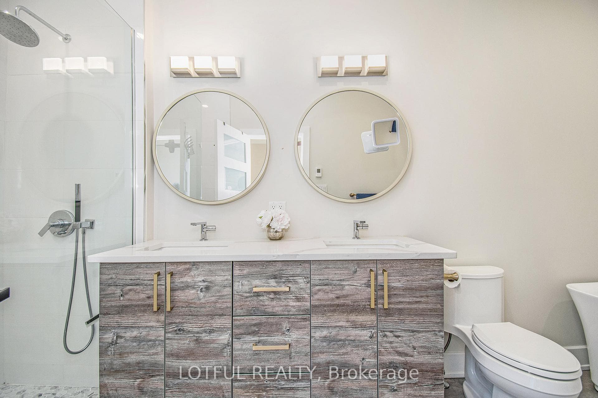 330 DOVERCOURT Avenue photo 18