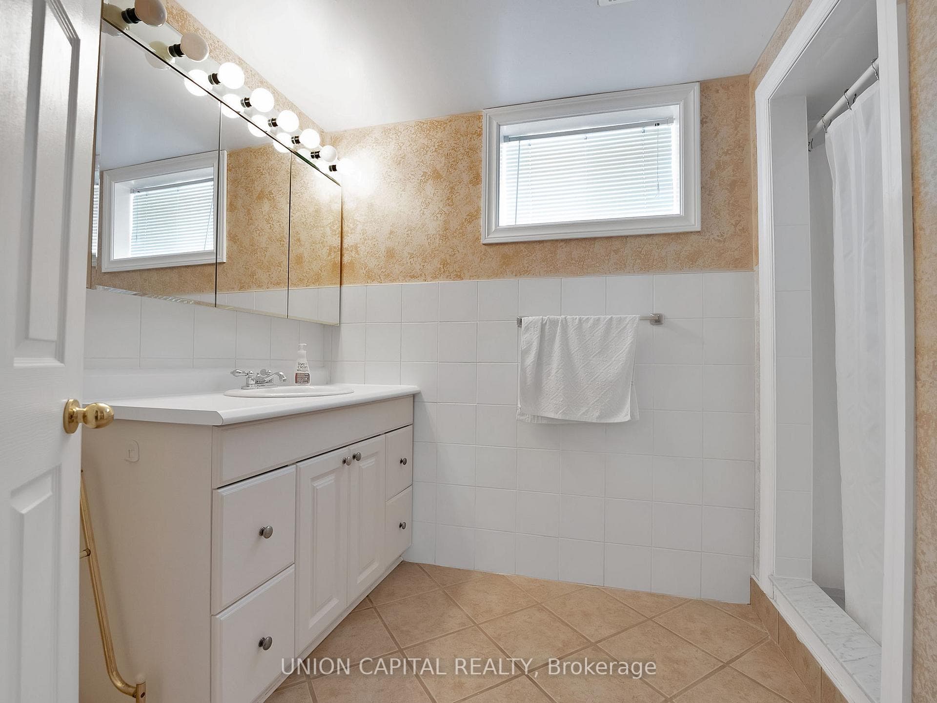 40 Sisman Avenue photo 45