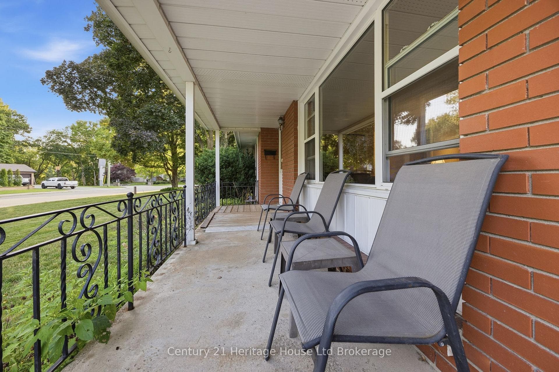 54 Glendale Drive photo 2