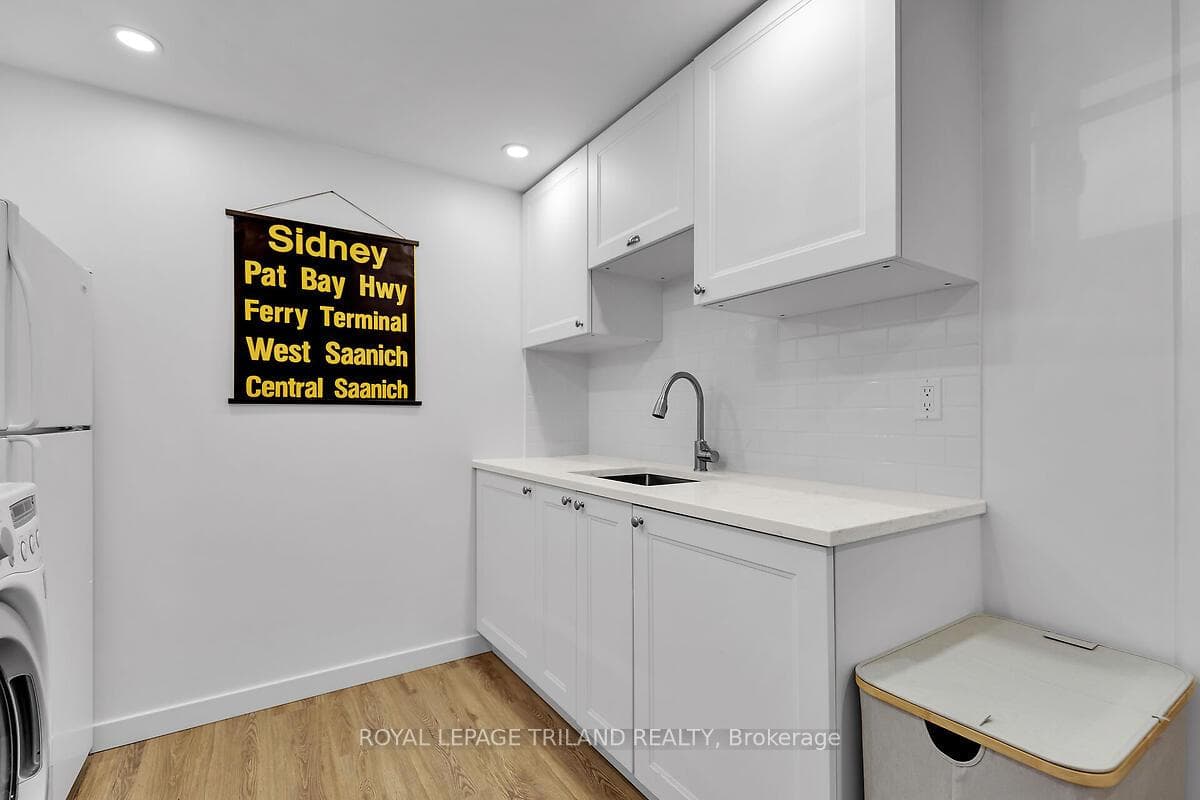 23 Cronyn Crescent photo 28