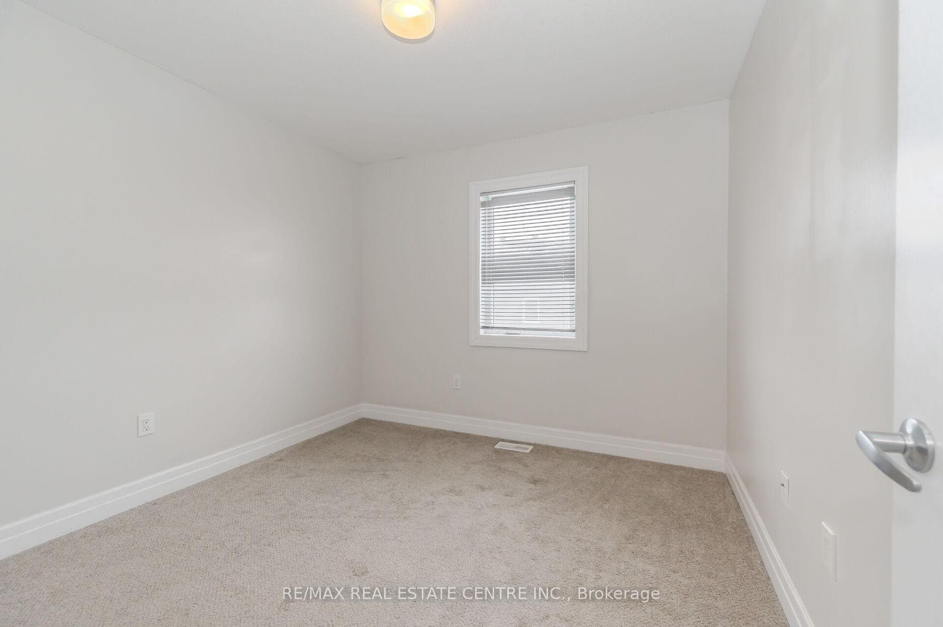 52 Munch Avenue photo 24