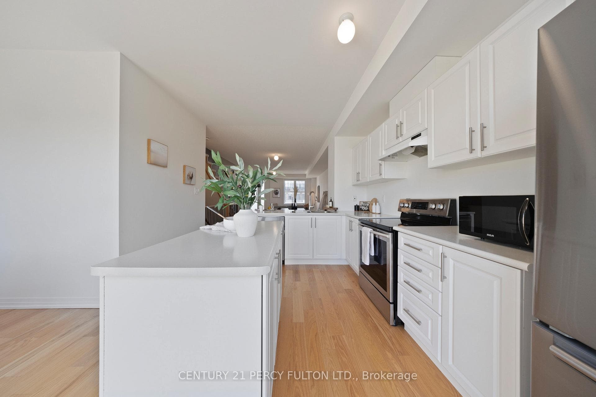 30 Clarington Boulevard photo 19