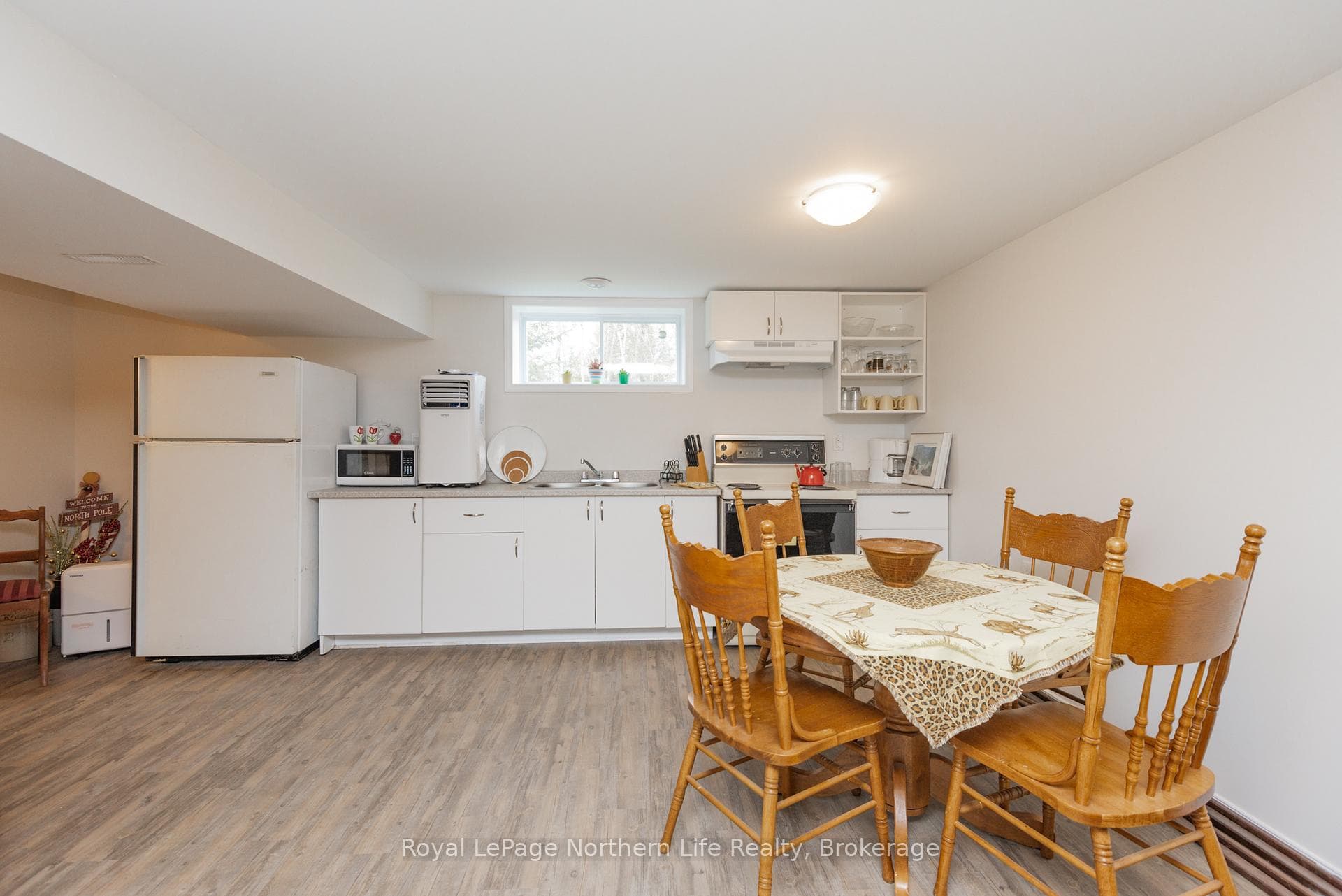 809 CAMERON Road photo 46