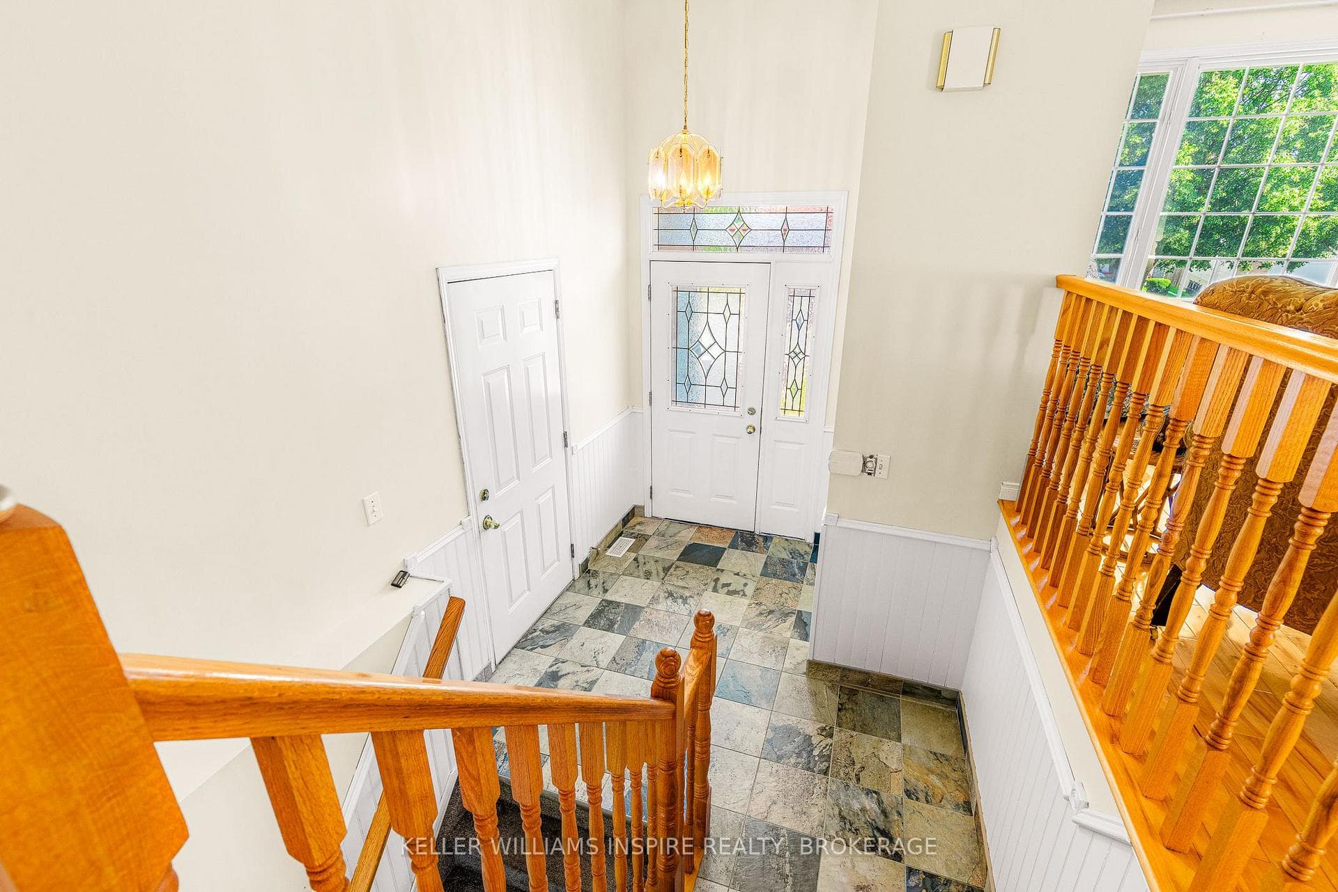 384 Dolshire Street photo 7