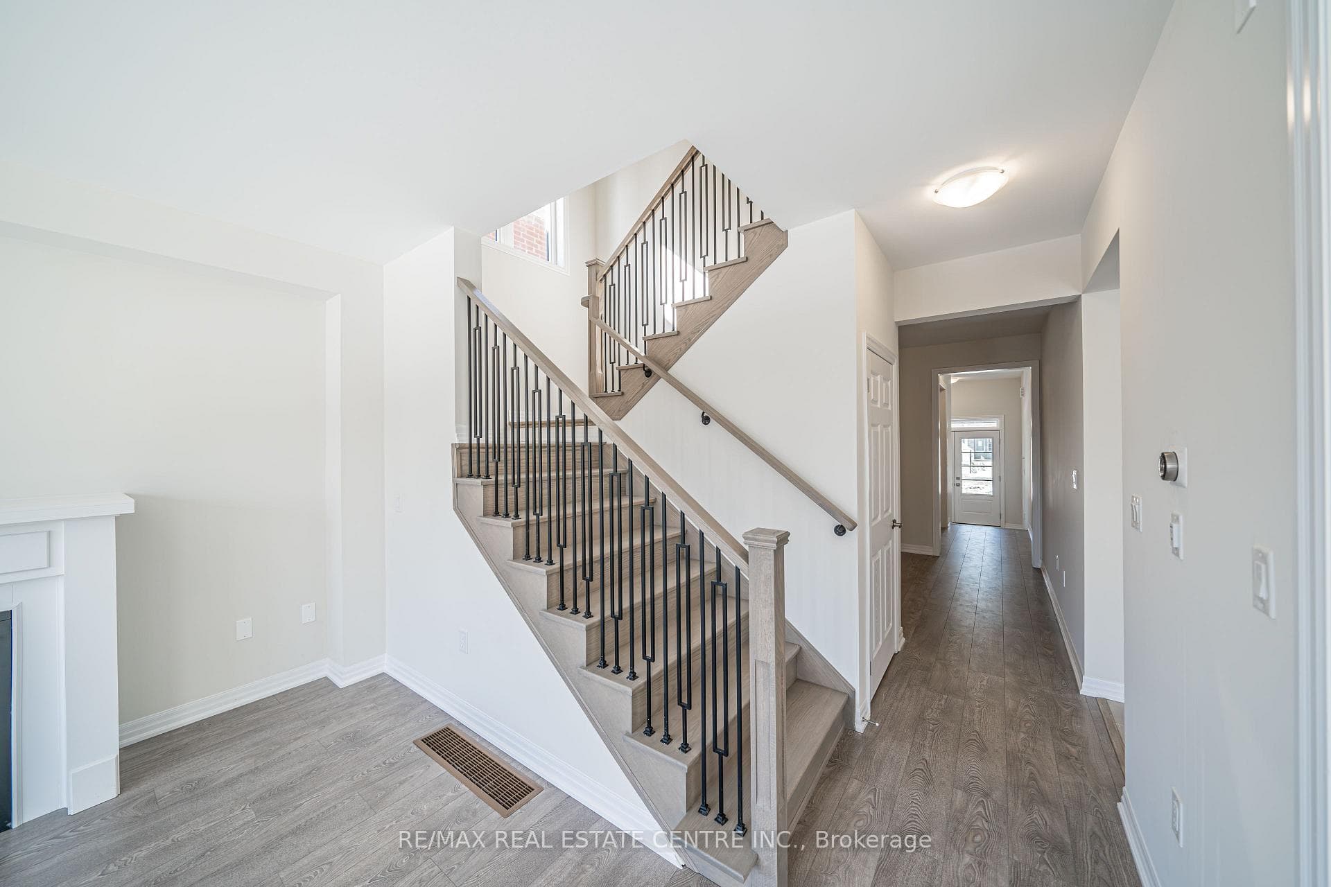 47 Northrop Avenue photo 6
