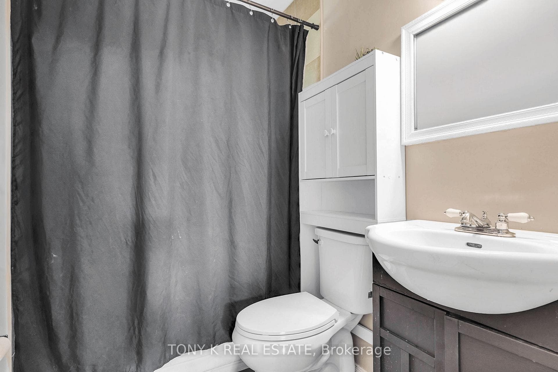 925 Francis Road photo 10