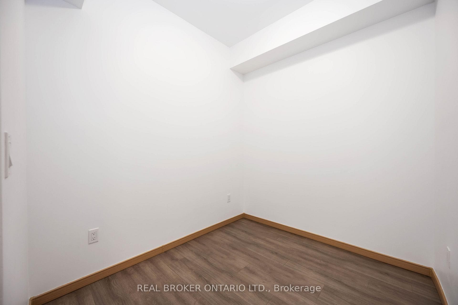 200 Chester Le Boulevard Unit D205 photo 10