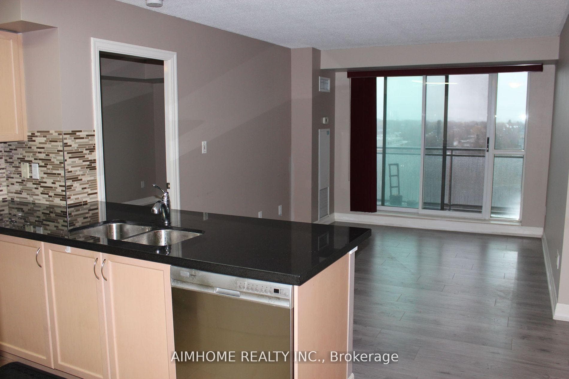 188 Doris Avenue Unit 1211 photo 3
