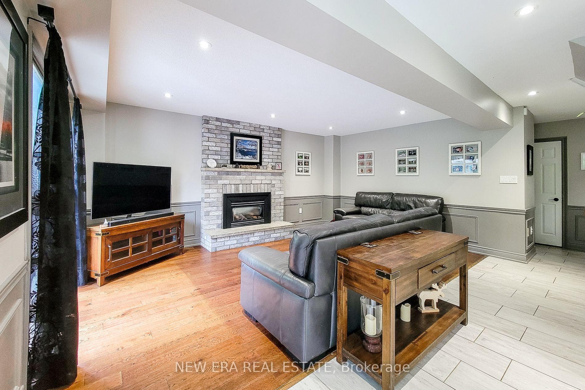 29 Woodside Square photo 18