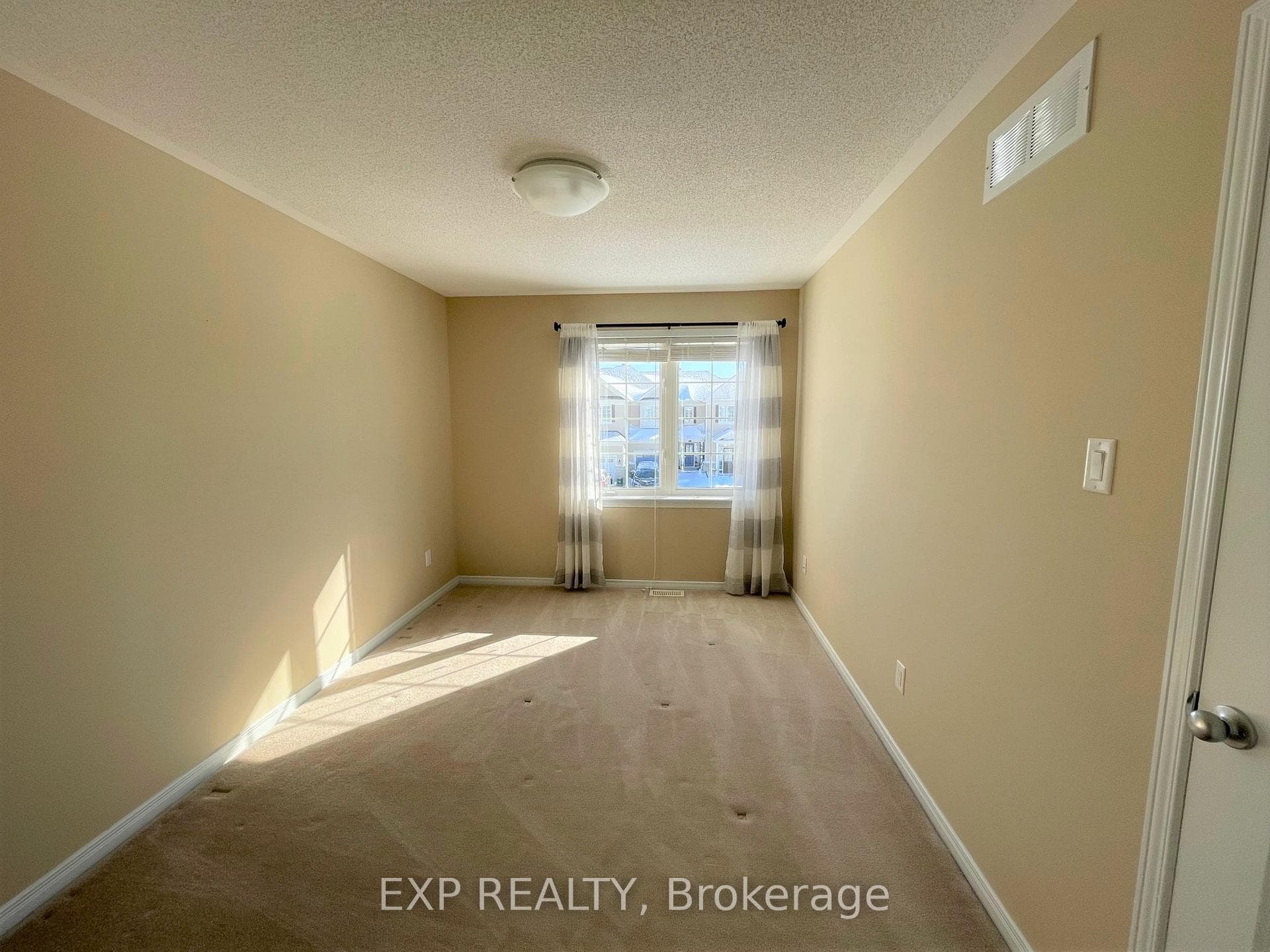 752 Oakglade Avenue photo 29
