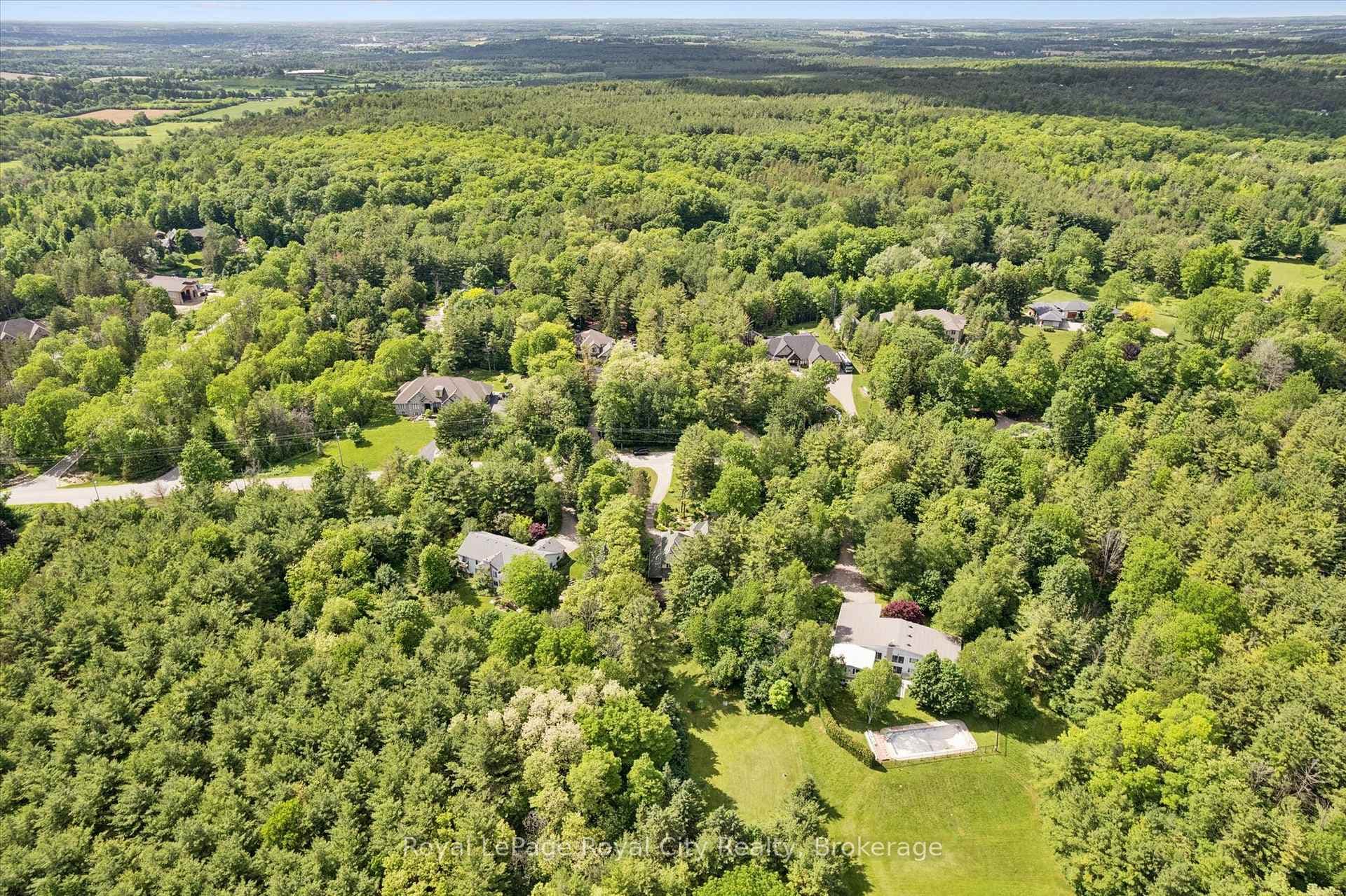 135 Hume Road photo 50