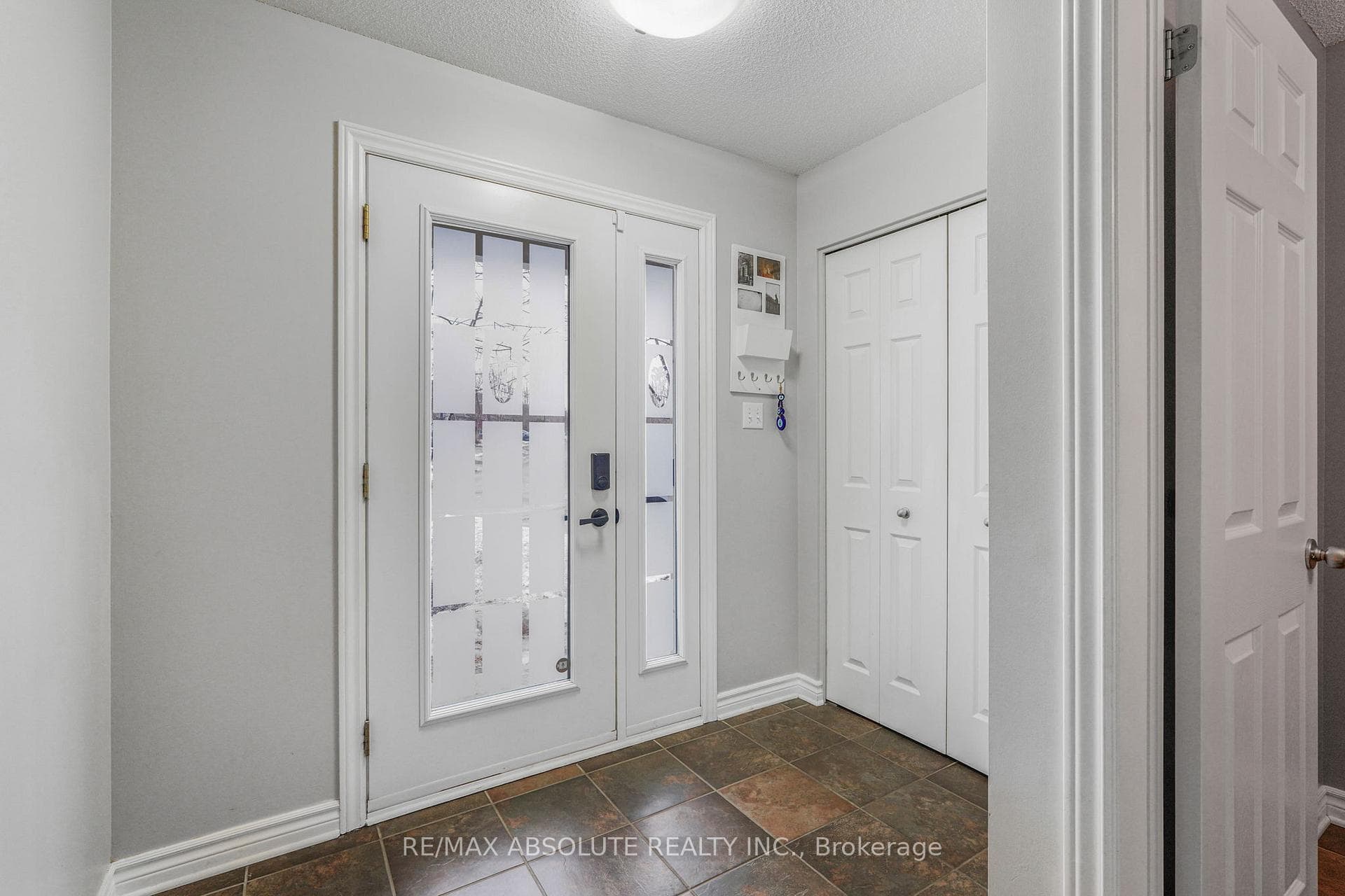229 Mica Crescent photo 3