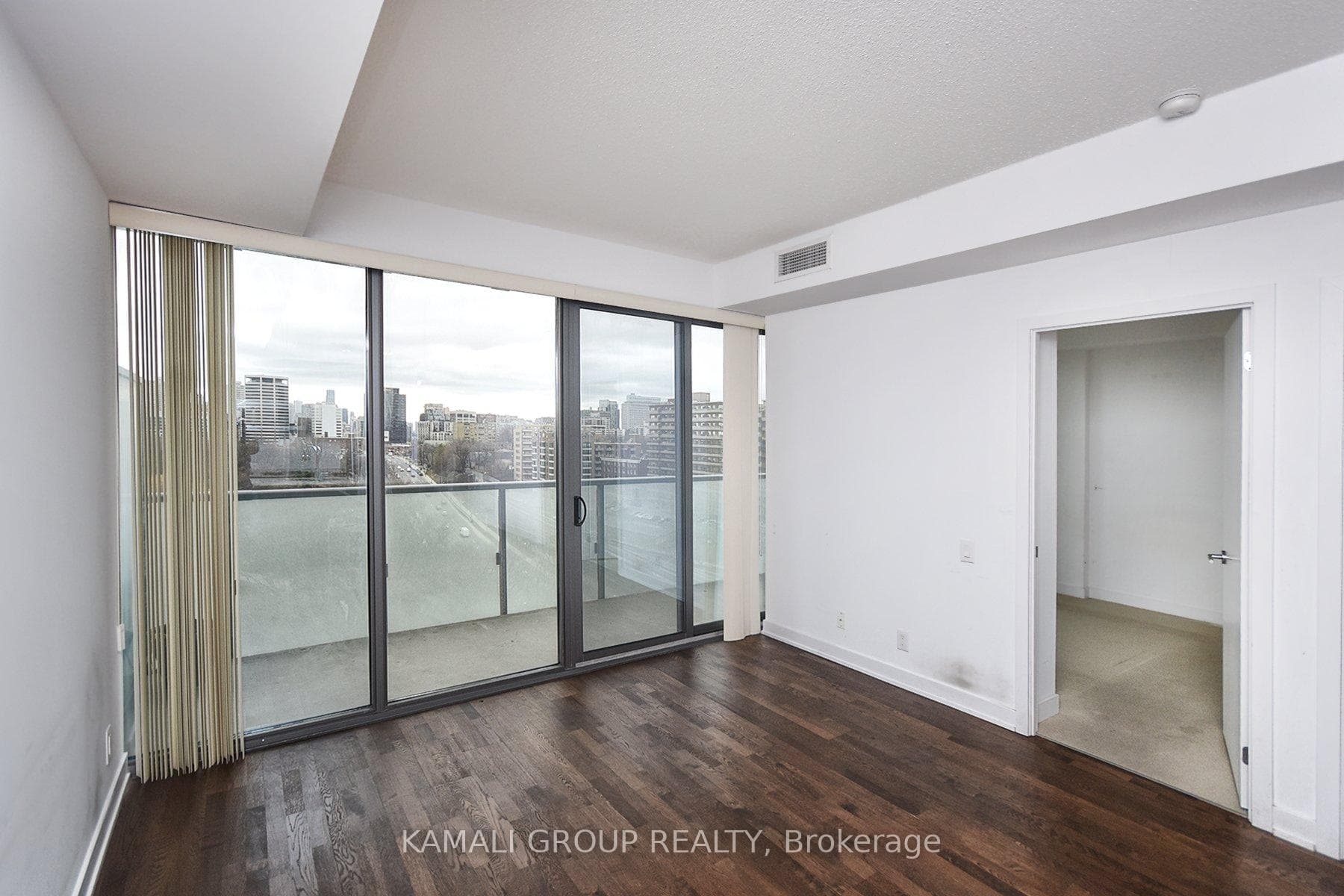 1815 Yonge Street Unit 901 photo 6