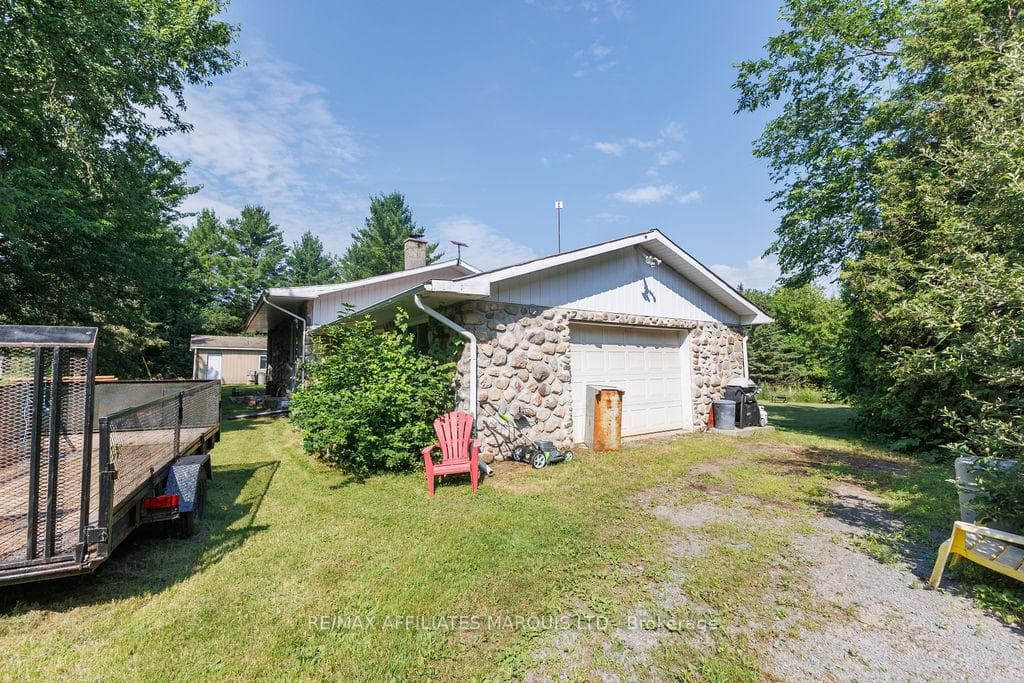 21111 Concession 8 Road photo 9