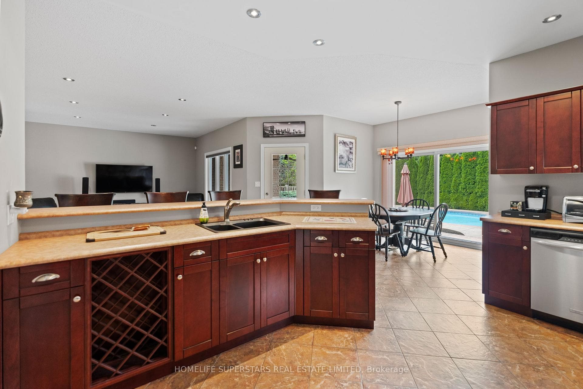 2663 Thompson Road photo 8