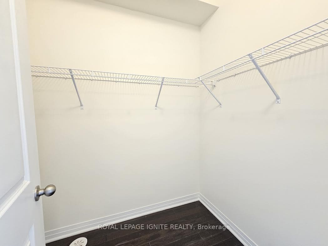8 Clarington Boulevard photo 15