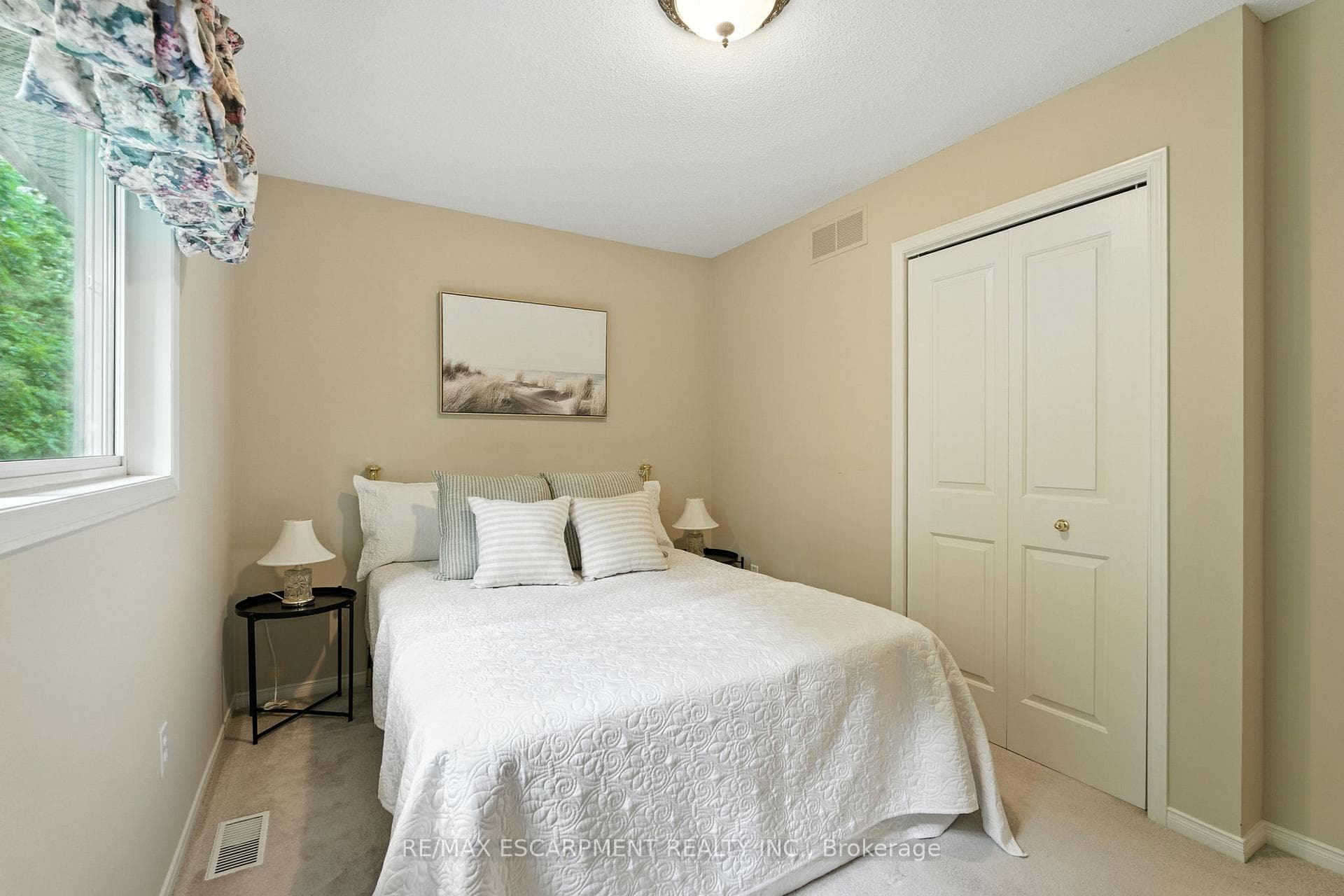18 Naples Boulevard photo 30