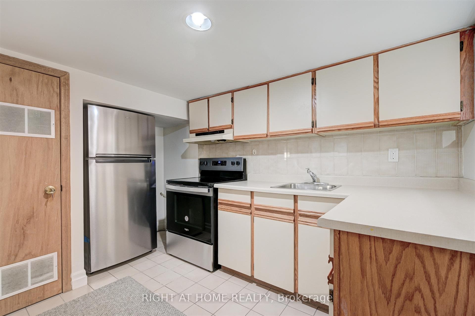 304 Milverton Boulevard photo 23