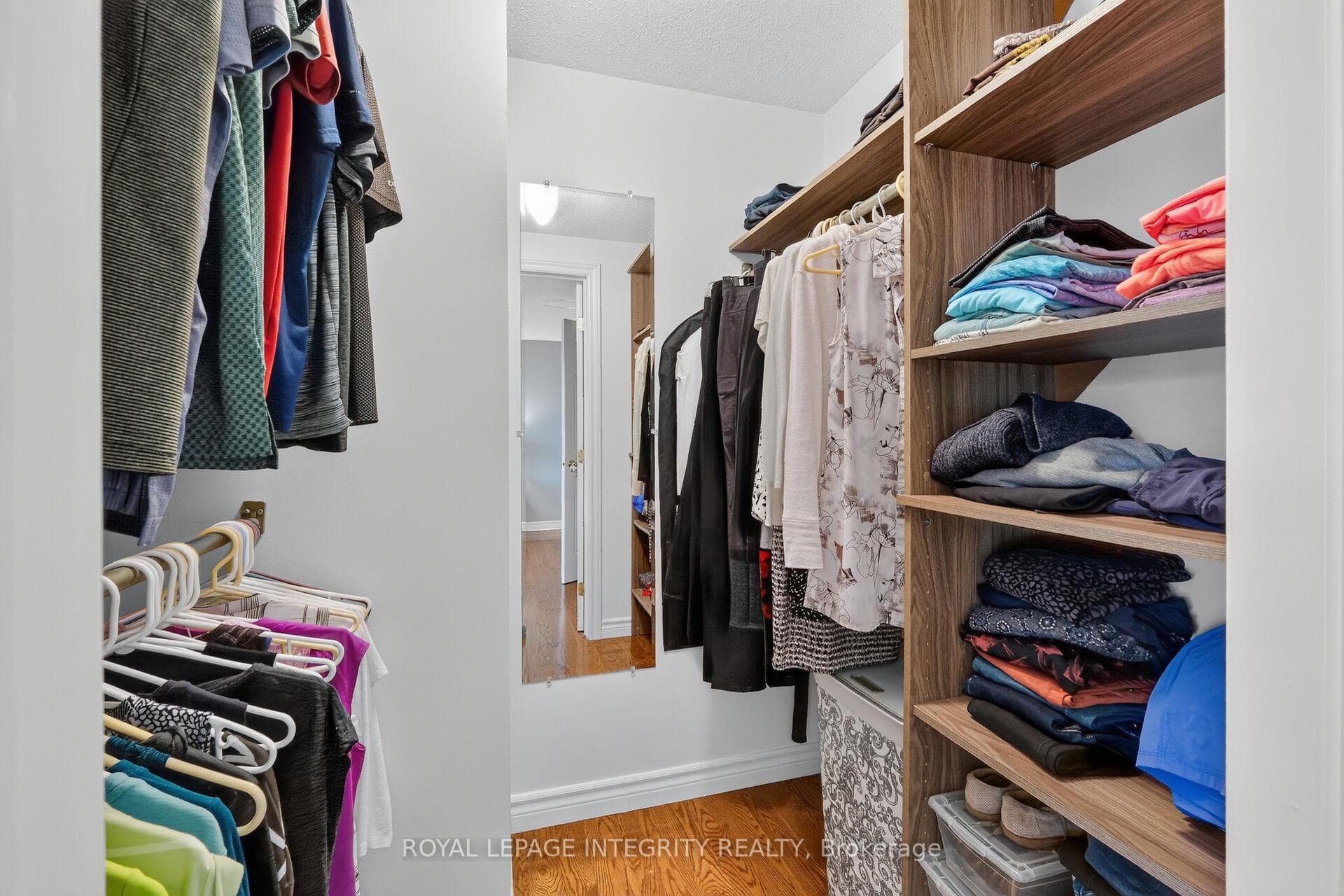 Walk-in closet